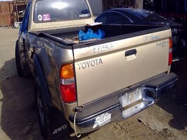 2004 TOYOTA TACOMA, GOLD, SR5, EXTD CAB, 3.4L, MT 4WD.  Z25967